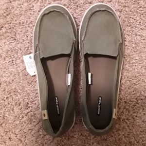 Memory Foam Slip On Army Green Casual Shoes size 8